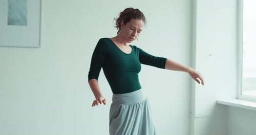 Dance Therapy Fitness Leisure Woman Movements