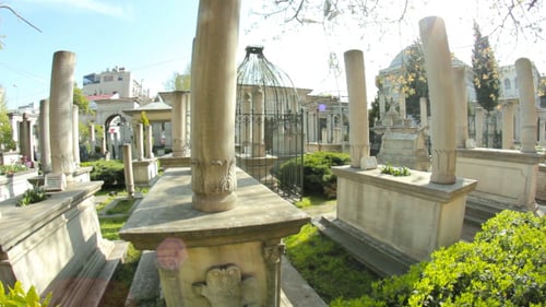 Friedhof mit Gräbern und Gräbern 5