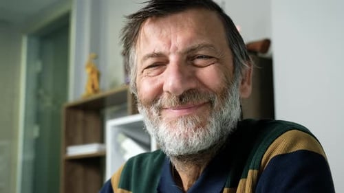 Gesichtsnachahmung eines Mannes