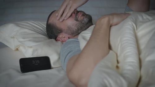 Nächtliche Schlaflosigkeit.