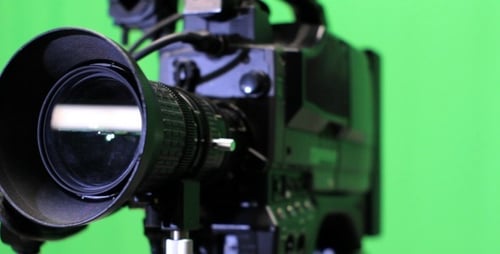 Video Camera Zooms on a Green Screen
