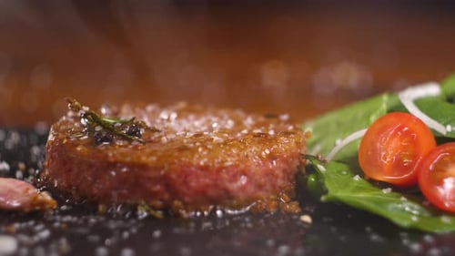 Viande de burger végétalienne à base de plantes, Fake Vegeterian Beef Meat Close Up, Aliments végétariens frais impossibles