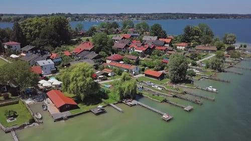 Vista aérea de Frauenchiemsee (Fraueninsel), Alemania