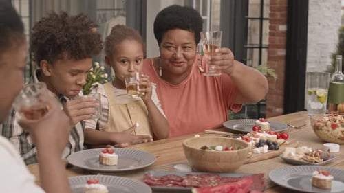 Lunettes à cliqueter pour familles africaines
