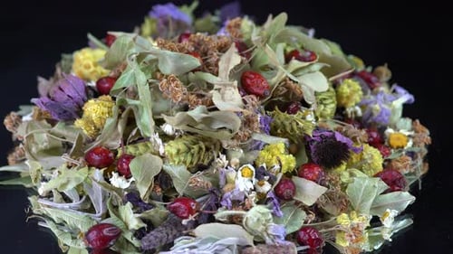 Dried Flowers, Herbs, and Berries Mix