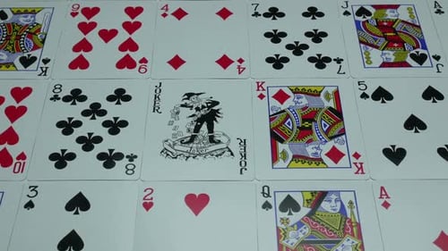Spielkarten auf dem Tisch