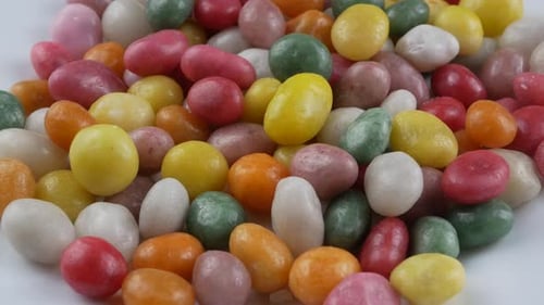bunte, zähe Dragees, Nahaufnahme