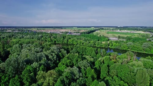 Die Luftaufnahme der riesigen Granitsteinbruch-Mine