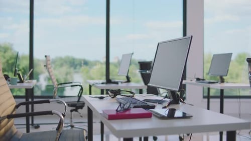 Modern Office Workstations in a Bright Corporate Interior