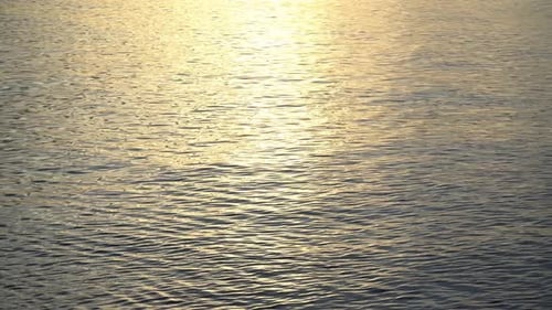 Sonnenblendung auf dem Meer bei Sonnenaufgang 2