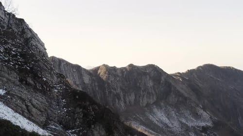 Snow and ground on a mountain