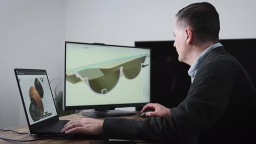 Ein erfahrener Senior Engineer leitet die Entwicklung von Strukturen und Teilen für die Automobilindustrie