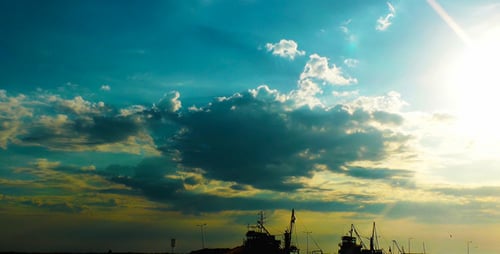 Laps de temps Lapse de Dock et les Nuages