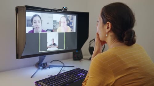Teacher hosts an online lesson during the 2020 COVID-19 pandemic lockdown