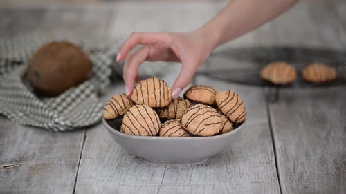Galletas de coco caseras saludables con chocolate
