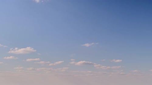 Wolken schweben auf den Betrachter zu, vor der Kamera, Zeitraffer
