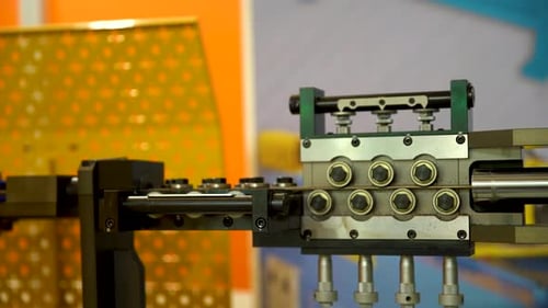 Fresadora CNC. Torno giratório.