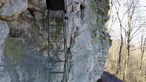 Complejo de monasterios rupestres en el bosque de Krehiv, Ucrania