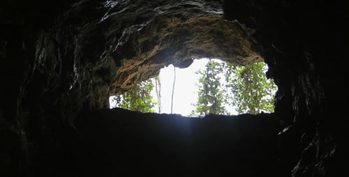 Höhle und Wasserfall 1
