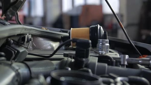 Neuer Ölfilter für Motor