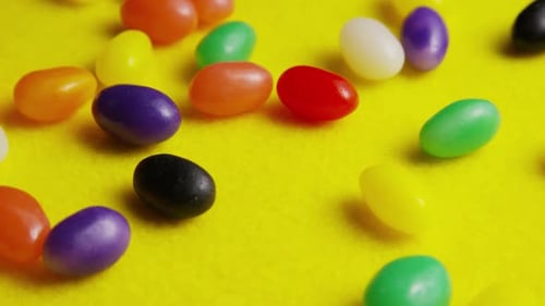 Rotierende Aufnahme bunter Ostergelee