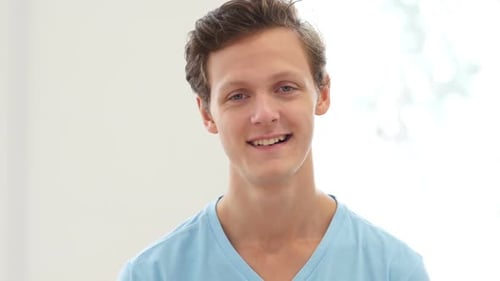 Lächelnder junger Designer, Porträt eines Studenten
