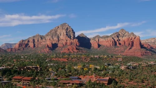 Sedona Arizona mit Thunder Mountain langsam heranzoomen