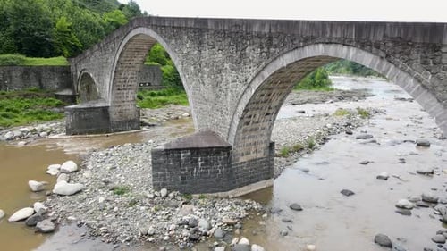 Ponte em arco de pedra