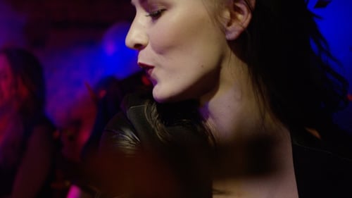 Clipe de dança de festa noturna