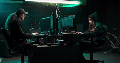 Equipe de hackers adolescentes procurados internacionalmente infecta servidores e infraestrutura com malware