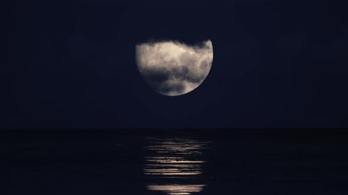 Vollmond am Meer