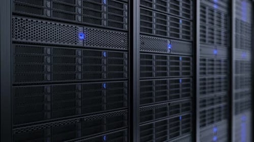 Animation infinie de serveurs de données fonctionnels. Lumières LED bleues brillantes. Bouclable.
HD
