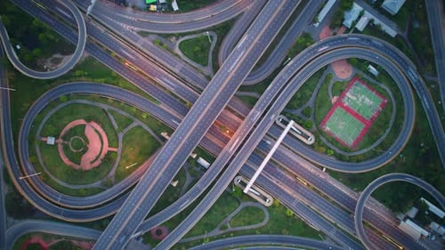 4K : Hyperlapse ou Dronelapse Vue de dessus des carrefours routiers