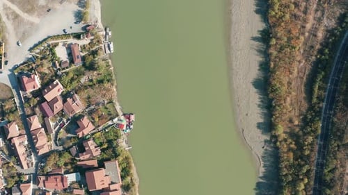 Grüner Fluss