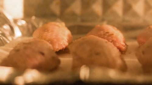 Timelapse of Baking Chicken Wing