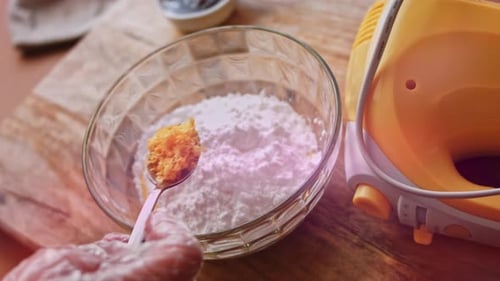 Bake the Dough for the Cake in the Form of Baking