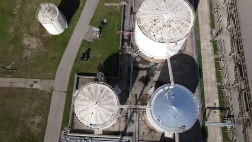 Depósitos de aceite y gasolina