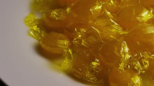 Tir rotatif de bonbons au caramel