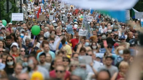 Agitação social nas ruas devido ao ativismo pelos direitos civis