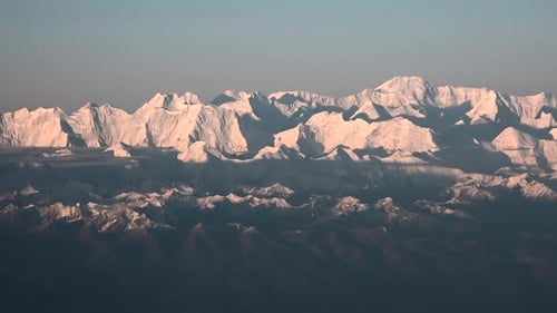 Sommet du communisme dans la chaîne de montagnes du Pamir