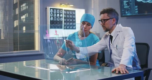 Ärzte verwenden holographischen Bildschirm