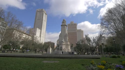 Statue in Plaza de Espana