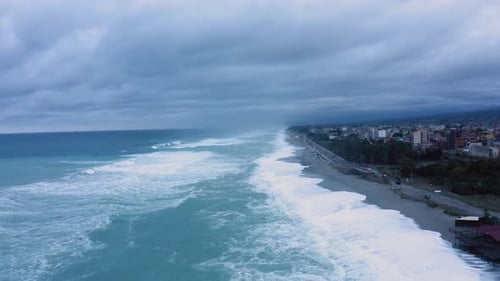 Ocean waves splash