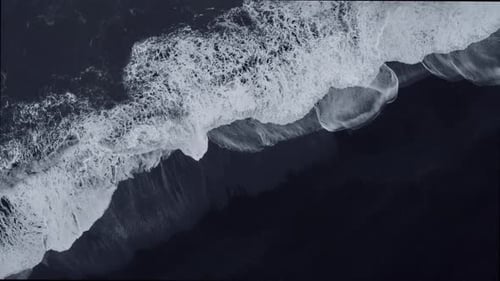 Crushing Waves of Iceland