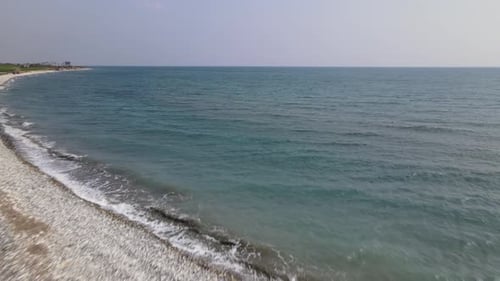 Tagesansichten auf das Mittelmeer. Schießen von einer Drohne aus.