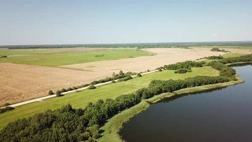 Hermoso paisaje del lago Buevsky 21