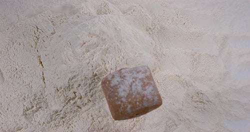 901051