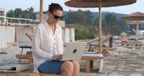 Arbeit auf Remote an der Küste