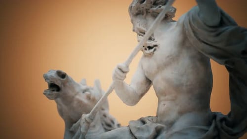 Gros plan de la statue de Neptune