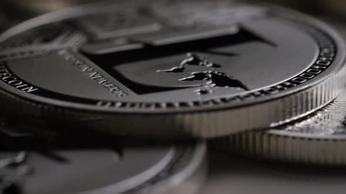 Rotierende Aufnahme von Litecoin-Bitcoins